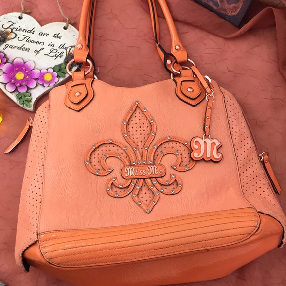 Handbags - Miss Me purse 👜
